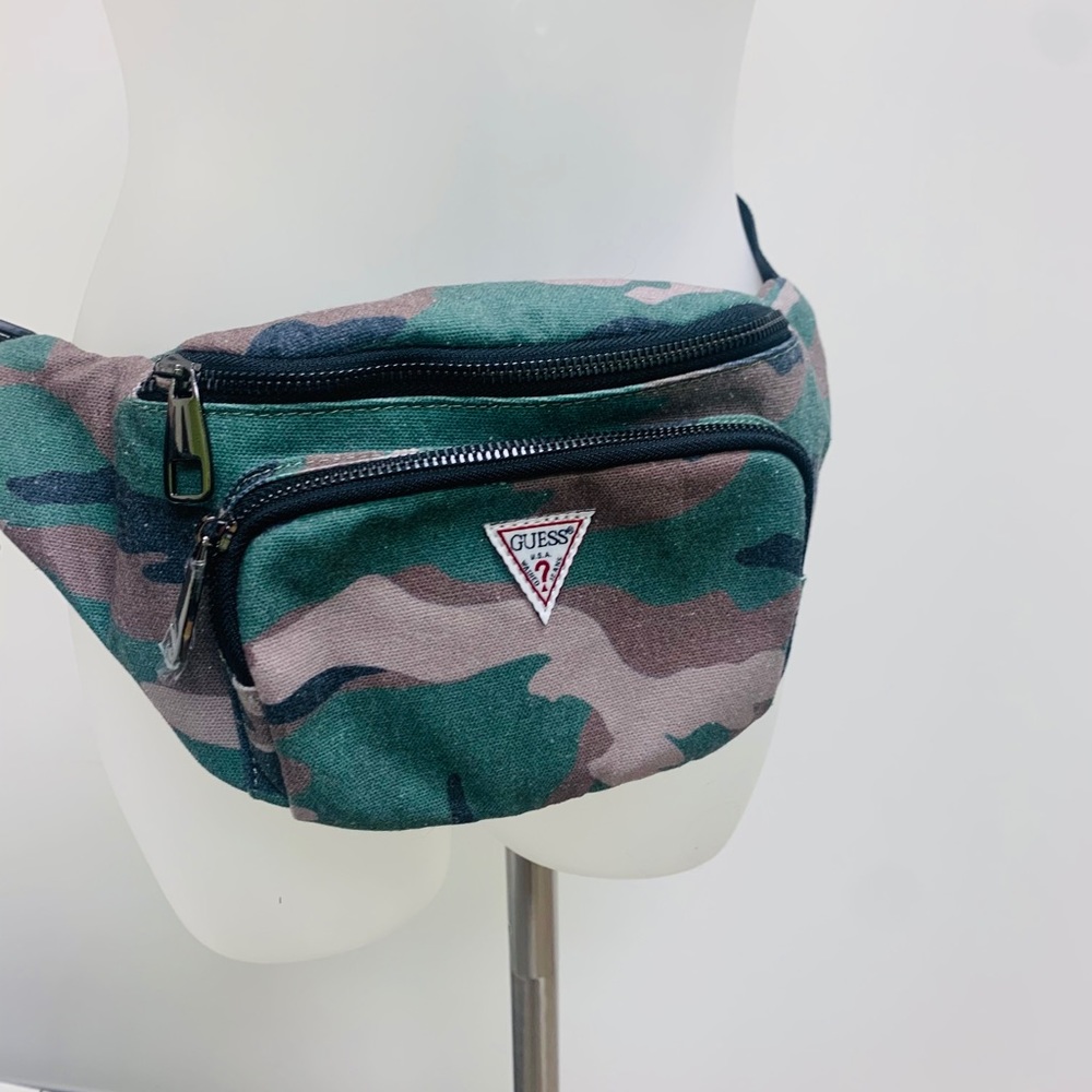 Guess Fannypack